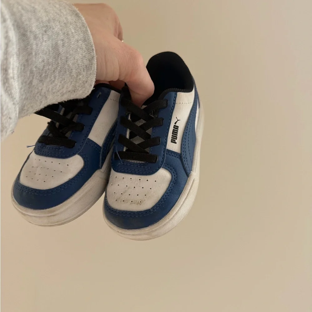 Puma Kids Blue and White Low-Top Sneakers with Black Laces - Picture 2 of 4
